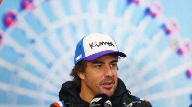 Fernando Alonso coraz bliższy debiutu w nowych barwach