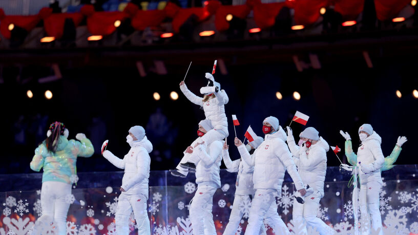 Pekin 2022. Piotr Michalski wyprowadził polskich olimpijczyków na zakończenie igrzysk