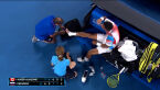 Auger-Aliassime potrzebował pomocy fizjoterapeuty w 5. secie ćwierćfinału Australian Open