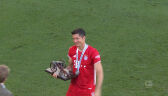 Bayern z trofeum za wygranie Bundesligi, Lewandowski odebrał armatkę dla króla strzelców