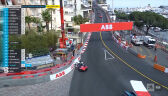 Samochód bezpieczeństwa po kraksie Lotterera w E-Prix Monako