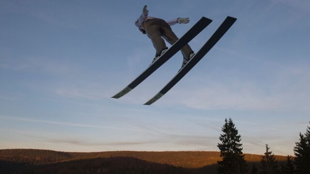 Skoki narciarskie Klingenthal 2021 - terminarz. O której godzinie konkursy?