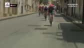 Kraksa w wąskiej uliczce na 4. etapie Giro