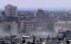 W Homs nie cichną serie z karabinów i wystrzały
