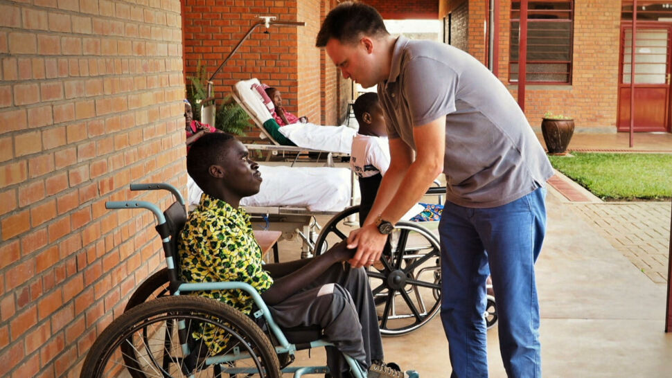 "Zrozumiałem, że muszę zrobić coś więcej". Jak Szymon Hołownia pomaga dzieciom w Kongu?