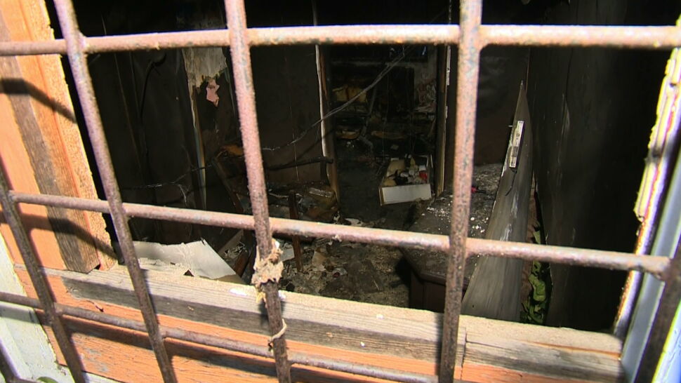 Kraty w oknach i brak klamki. Śledczy ujawniają szczegóły tragedii w Koszalinie