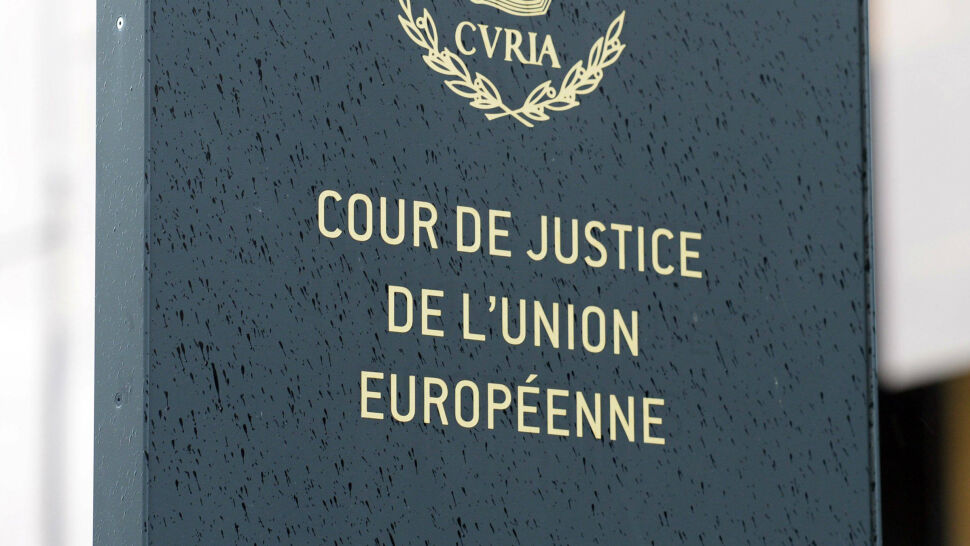 28 sędziów pilnuje, żeby kraje unijne przestrzegały prawa