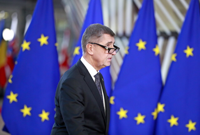 Spotkanie w domu i jednostronny komunikat. Premier Czech twierdzi, że chiński ambasador skłamał